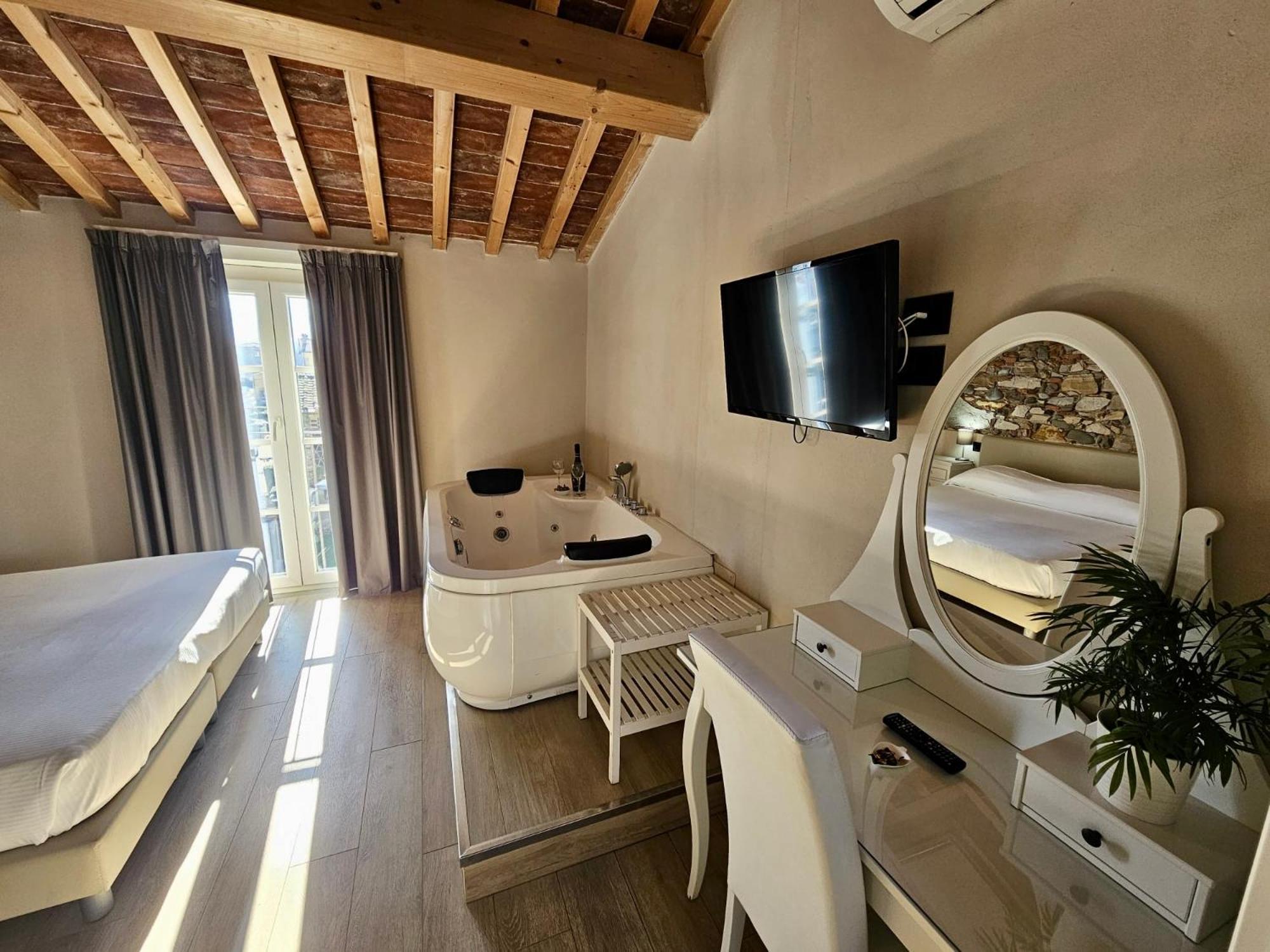 Il Tiglio Jacuzzi&Sauna Lucca Exterior foto
