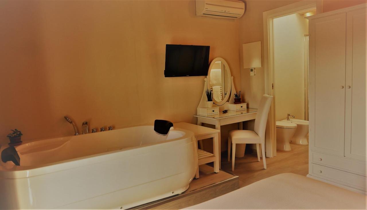 Il Tiglio Jacuzzi&Sauna Lucca Exterior foto